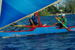 Di In Ek, skippered by Paul River, heads for home after placing 2nd in the Majuro Day 2015 Canoe Race.