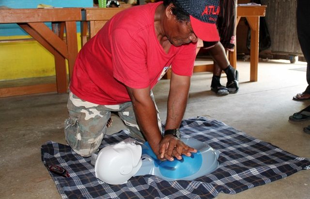 Instructor Binton Daniel learns first aid skills at the Red Cross workshop. Photo: WAM